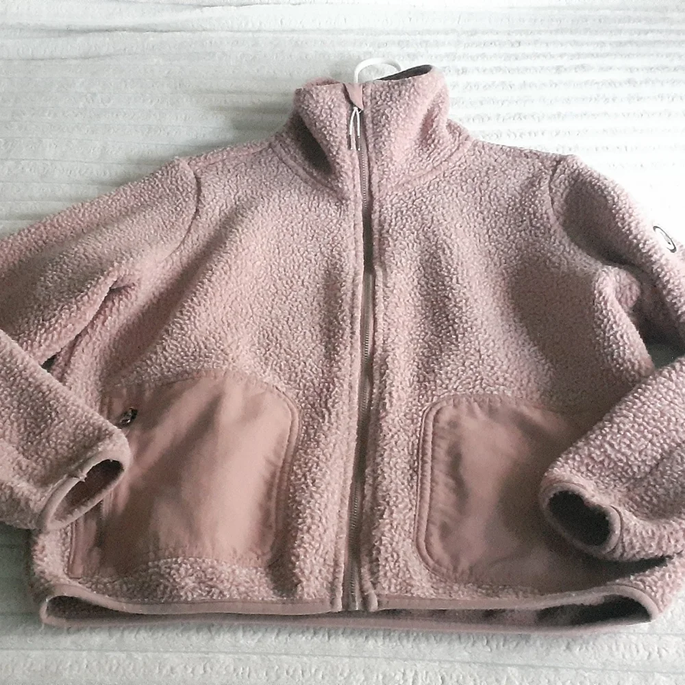 Vuori Jacket - Picture 1 of 12